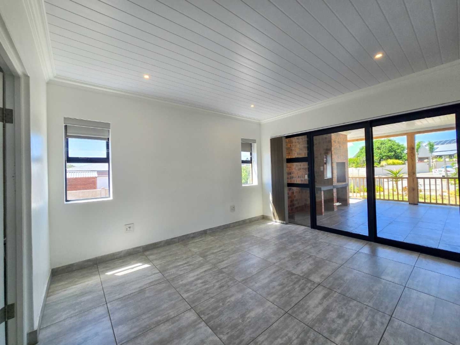 3 Bedroom Property for Sale in Stilbaai Wes Western Cape